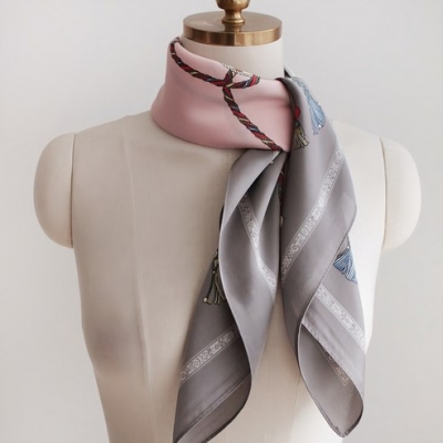 []197. 바비수 쁘띠 발렛 정사각 스카프